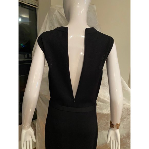 ST. JOHN COLLECTION KNIT SLEEVELESS DRESS  (6) EUC - Picture 4 of 8